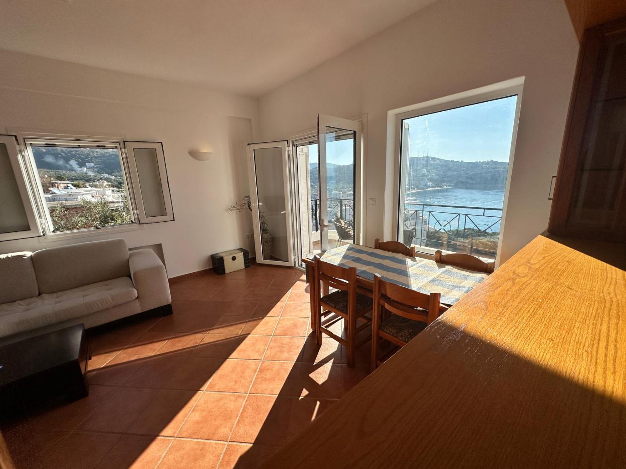 Roumers Himare